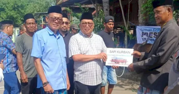 Bupati Takalar Serahkan Bantuan Sapi Kurban dari Presiden, Warga Sampaikan Terima Kasih