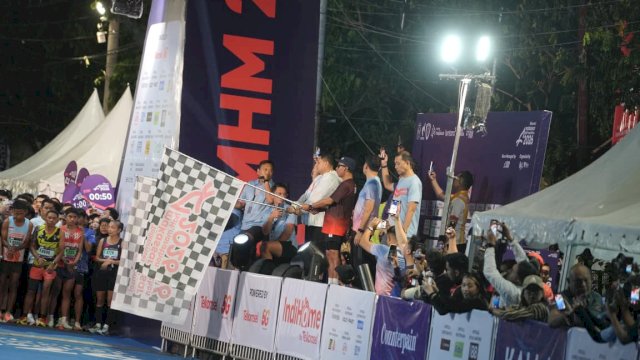 Ribuan Peserta Makassar Half Marathon (MHM) Tumpah Ruah di Losari