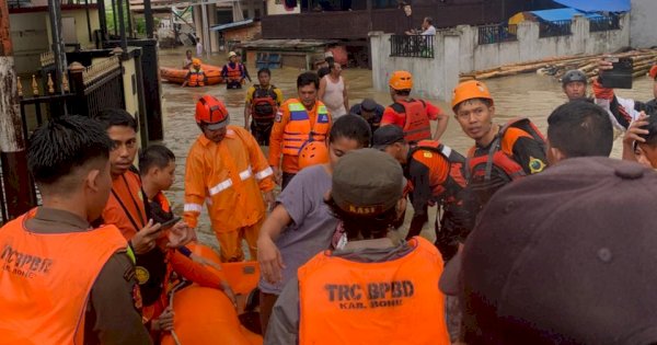 Banjir Terjang Kabupaten Bone, 2 Warga Ditemukan Meninggal Dunia 