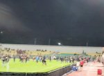 Kalah Dari Persib Bandung, Suporter PSM Makassar Kejar Pemain Hingga Bakar Jaring Gawang GBH