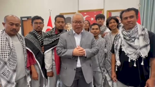 9 WNI Relawan Flotilla Dilepas Tentara Israel, KJRI Istanbul: Ada Yang Ditendang, Dipukul&nbsp;