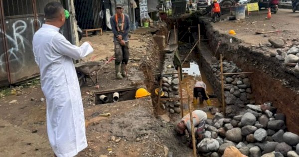 Gubernur Sulsel Andi Sudirman Tinjau Jalan Hertasning, Pastikan Pengerjaan Sesuai Target