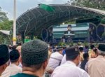 Dihadapan Ribuan Jemaah Salat Ied, Tasming Hamid Paparkan Capaian Satu Tahun Pemerintahan