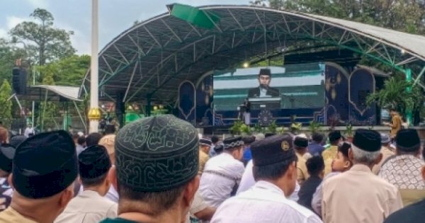 Dihadapan Ribuan Jemaah Salat Ied, Tasming Hamid Paparkan Capaian Satu Tahun Pemerintahan
