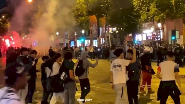 Perayaan Juara PSG Berujung Bentrok dengan Polisi, 426 Orang Ditangkap
