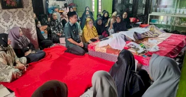Wabup Takalar Hengky Yasin Melayat ke Rumah Duka Alm. Mustamin Dg. Bombong