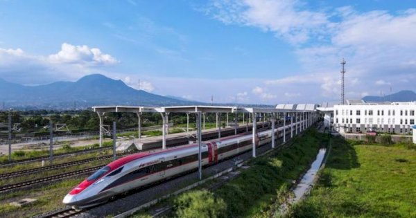 Whoosh Siapkan 3.000 Lebih Kursi Tambahan Sambut Libur Panjang Akhir Mei 2026