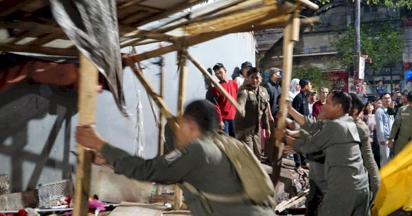 Puluhan Tahun Semrawut, Pasar Tumpah di Jalan Veteran Makassar Akhirnya Ditertibkan