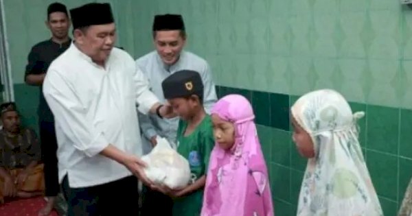 Pemkab Takalar Salurkan Bantuan Siswa Lewat Safari Ramadan