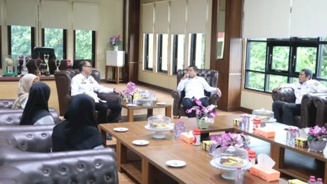 Diterima Wali Kota Tasming, Bawaslu Audiensi ke Pemkot Parepare Bahas Pemilu Demokrasi&nbsp;