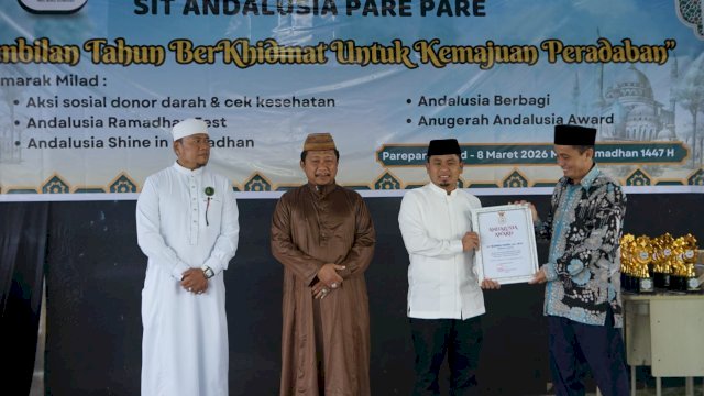 Tasming Hamid Terima Andalusia Award atas Inisiasi Program Safari Dakwah Pemkot Parepare