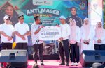 Gubernur Sulsel Andi Sudirman Serahkan Bantuan Rp15 Miliar untuk Perkuat Infrastruktur dan UMKM di Selayar