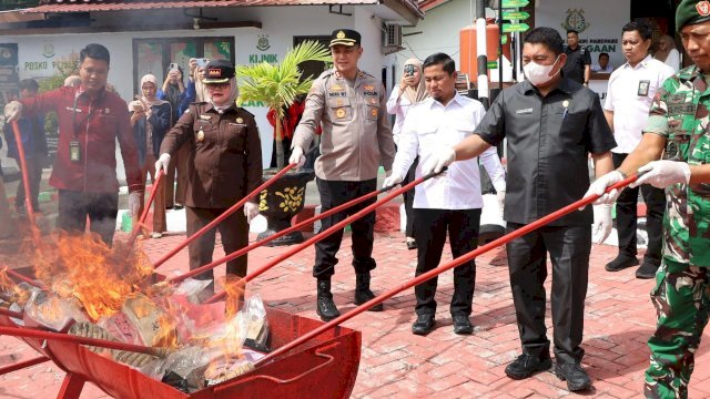 Wali Kota Parepare Hadiri Pemusnahan Barang Rampasan, Tegaskan Komitmen Berantas Narkoba