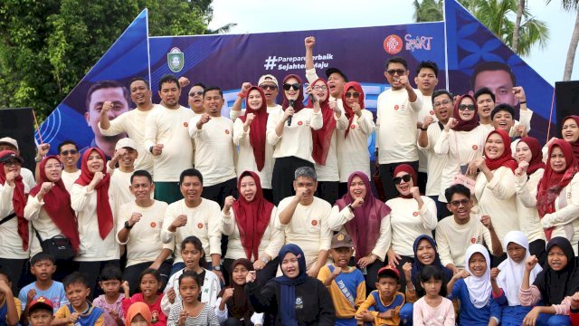 Tasming Hamid Hadiri Baksos dan Olahraga Pagi IKA FKG Unhas di Pantai Mattirotasi