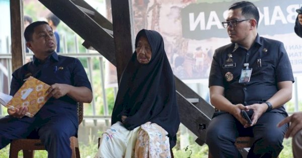 Wali Kota Tasming Hamid Kunjungi Korban Kebakaran Lumpue, Instruksikan Penanganan Cepat