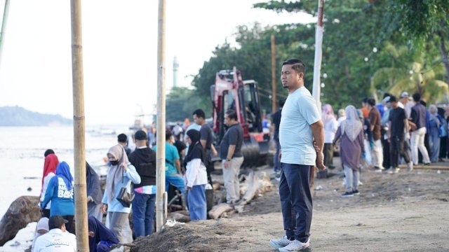 Wali Kota Tasming Pimpin Kerja Bakti Gerakan Indonesia ASRI di Pantaiku Parepare&nbsp;