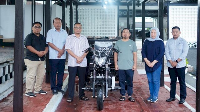 Terima Bantuan Kendaraan Sampah dari Kementerian, Pemkot Parepare Perkuat Layanan Kebersihan