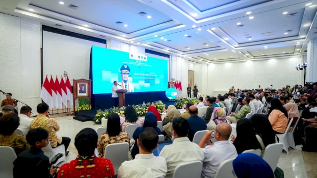 Berhasil Berikan Praktik Baik Penanganan Anak Tidak Sekolah, Gubernur Sulsel Jadi Pembicara di Bappenas bersama 4 Menteri