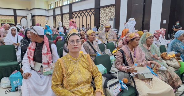 Kloter 09 UPG Tiba Utuh di Makassar, Ikbal Ismail Apresiasi Pelayanan Petugas Haji