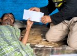 Gubernur Sulsel Bantu Dg Sangkala, Warga Lumpuh yang Bertahun-Tahun Tinggal di Gubuk Jeneponto