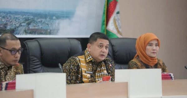 Wali Kota Munafri Instruksikan Bapenda Makassar Tertibkan Baliho Ilegal
