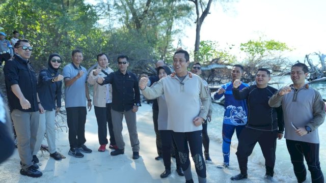 Serahkan Genset dan Pompa Air, Munafri Harap Sinergi Bangun Pulau Lanjukang Terus Berlanjut