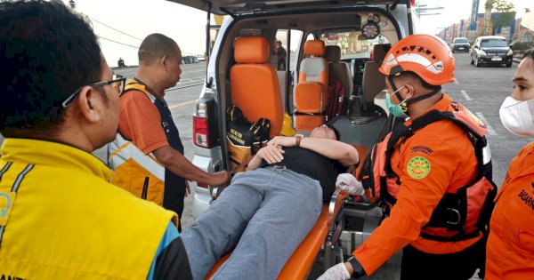 Sakit di Tengah Laut, Basarnas Makassar Evakuasi ABK Vietnam di Perairan Pangkep