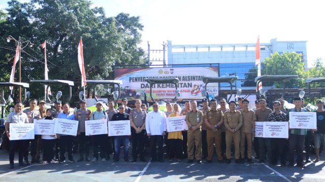 Perkuat Ketahanan Pangan, Bupati Takalar Serahkan Alsintan kepada Kelompok Tani Binaan Polri