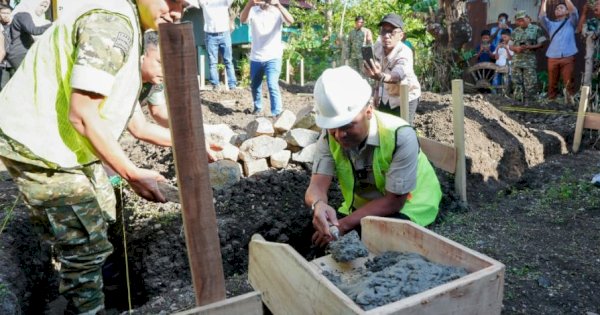 Perdana di Takalar, Gubernur Sulsel Gandeng TNI Bangun Rumah Layak Huni untuk Warga