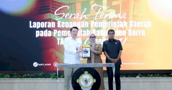 Komitmen Transparansi , Pemkab Barru Serahkan LKPD Unaudited 2025