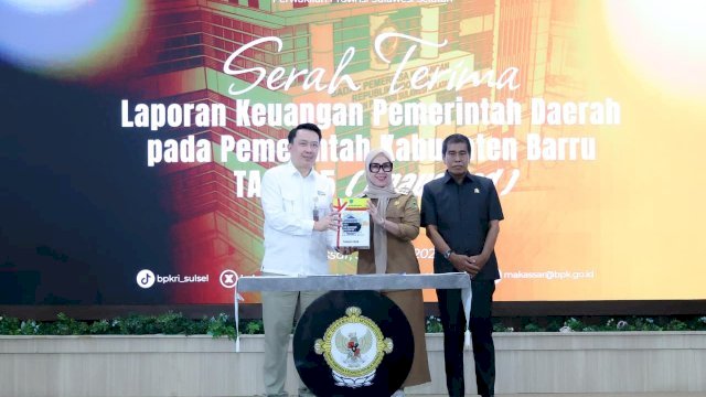 Komitmen Transparansi , Pemkab Barru Serahkan LKPD Unaudited 2025