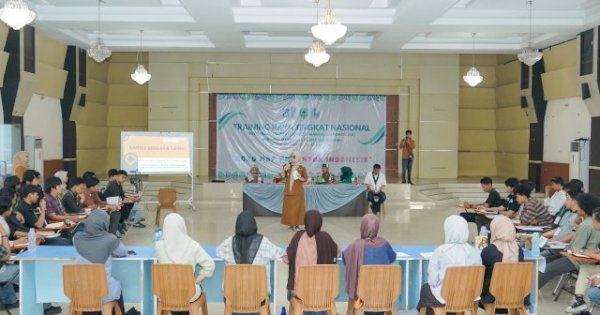 Bupati Barru Andi Ina Kartika Sari Ajak Kader HMI Siap Jadi Pemimpin Masa Depan