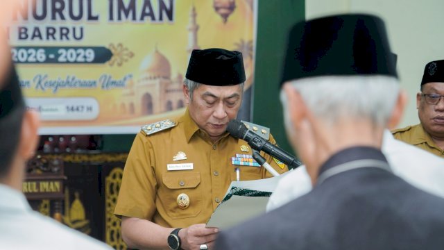 Wabup Barru Lantik Pengurus Masjid Agung Nurul Iman Periode 2026&ndash;2029