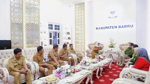 Bupati Barru Andi Ina Kartika Dukung KKN Profesi Kesehatan Unhas di 40 Desa