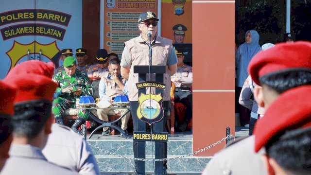 Pimpin Apel PAM Pilkades, Wabup Barru Ingatkan Aparat Jaga Netralitas dan Stabilitas