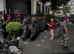 Rumah Jampidsus Febrie Dijaga Ketat TNI Pascapenggeledahan Restoran dan Money Changer