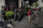 Rumah Jampidsus Febrie Dijaga Ketat TNI Pascapenggeledahan Restoran dan Money Changer