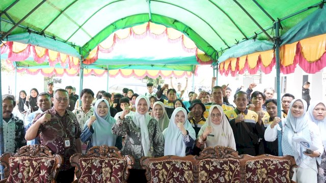Pemkot Makassar Serahkan 108 Ijazah Kesetaraan, Achi Soleman: Pendidikan Hak Semua Warga