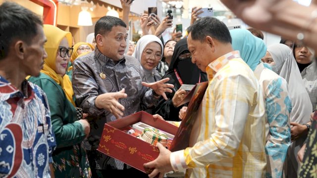 Dekranas Ganjar Makassar Penghargaan Wastra dan Kriya, Appi Siap Perkuat Industri Kreatif Lokal