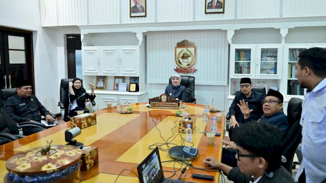 Wawali Aliyah Sampaikan Penjelasan Wali Kota atas Ranperda Pertanggungjawaban APBD 2025 Secara Daring