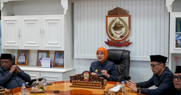 Wawali Aliyah Sampaikan Jawaban Wali Kota atas Pandangan Umum Fraksi DPRD Secara Daring