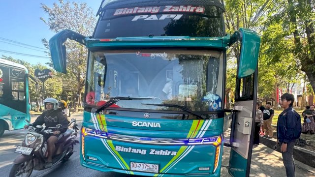 Bus yang ditumpangi korban saat dilecehkan kondektur. (Foto: Istimewa) 