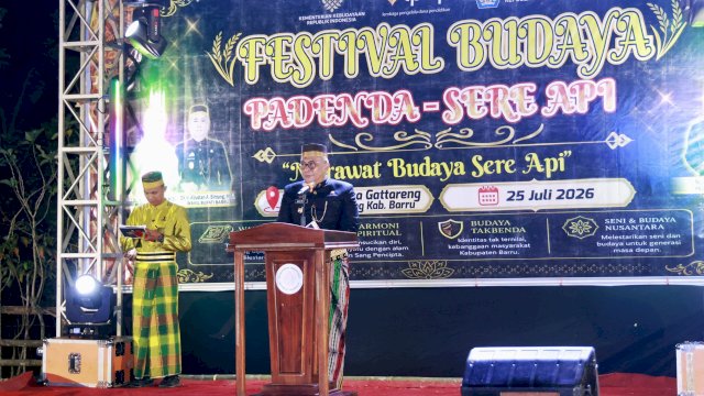 Wabup Abustan Buka Festival Mappadendangan dan Tari Sere Api