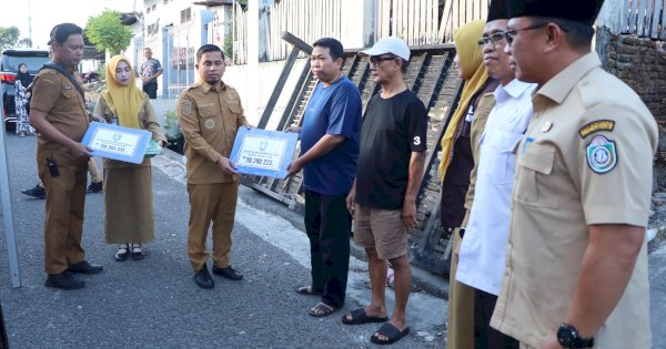 Wali Kota Parepare Serahkan Bantuan Korban Kebakaran di Jalan Kusuma