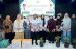 Wagub Sulsel Fatmawati Serahkan Bantuan Program UPPKA Untuk Perempuan Produktif Sidrap