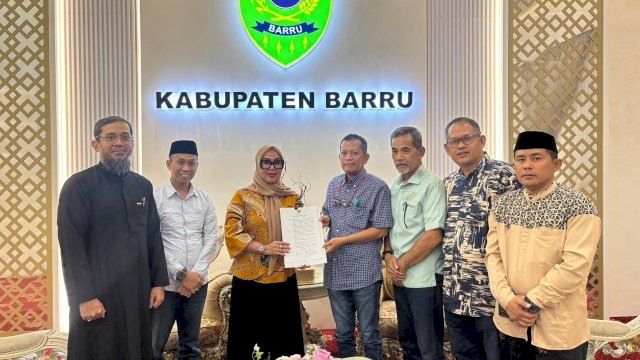 Andi Ina Serahkan SK Plh Sekda, Tekankan Stabilitas Pemerintahan