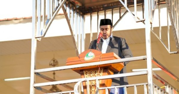 Chaidir Syam Salat Iduladha Bersama Ribuan Warga Maros di Lapangan Pallantikang
