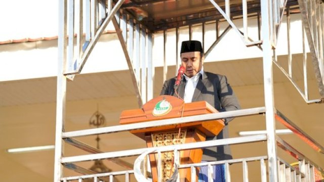 Chaidir Syam Salat Iduladha Bersama Ribuan Warga Maros di Lapangan Pallantikang