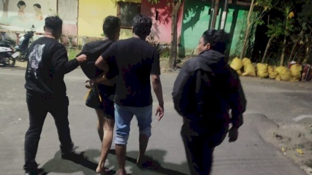 Todong Badik dan Rampas Ponsel Korban, Pelaku Begal di Makassar Dringkus Polisi