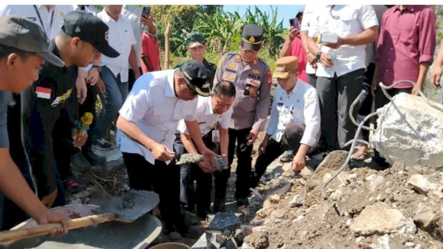 Bupati Takalar Letakkan Batu Pertama Irigasi di Bontokadatto